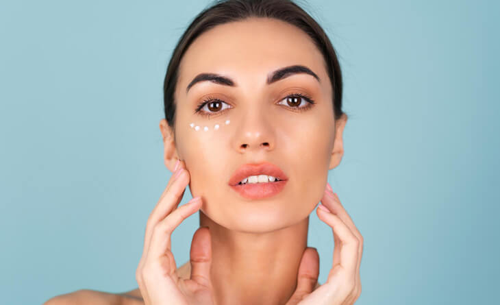 How to Choose the Right Surgeon for Facelift Surgery - Dr Lokesh Handa - Plastic Surgeon in Delhi - Med Esthetiks -02 facelift surgery
