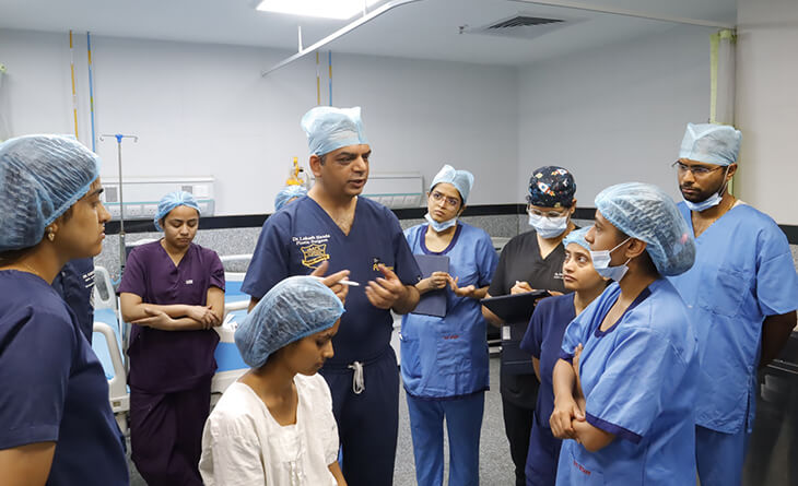 Hair Transplant Surgeon in Delhi - Dr Lokesh Handa - Med Esthetiks -05